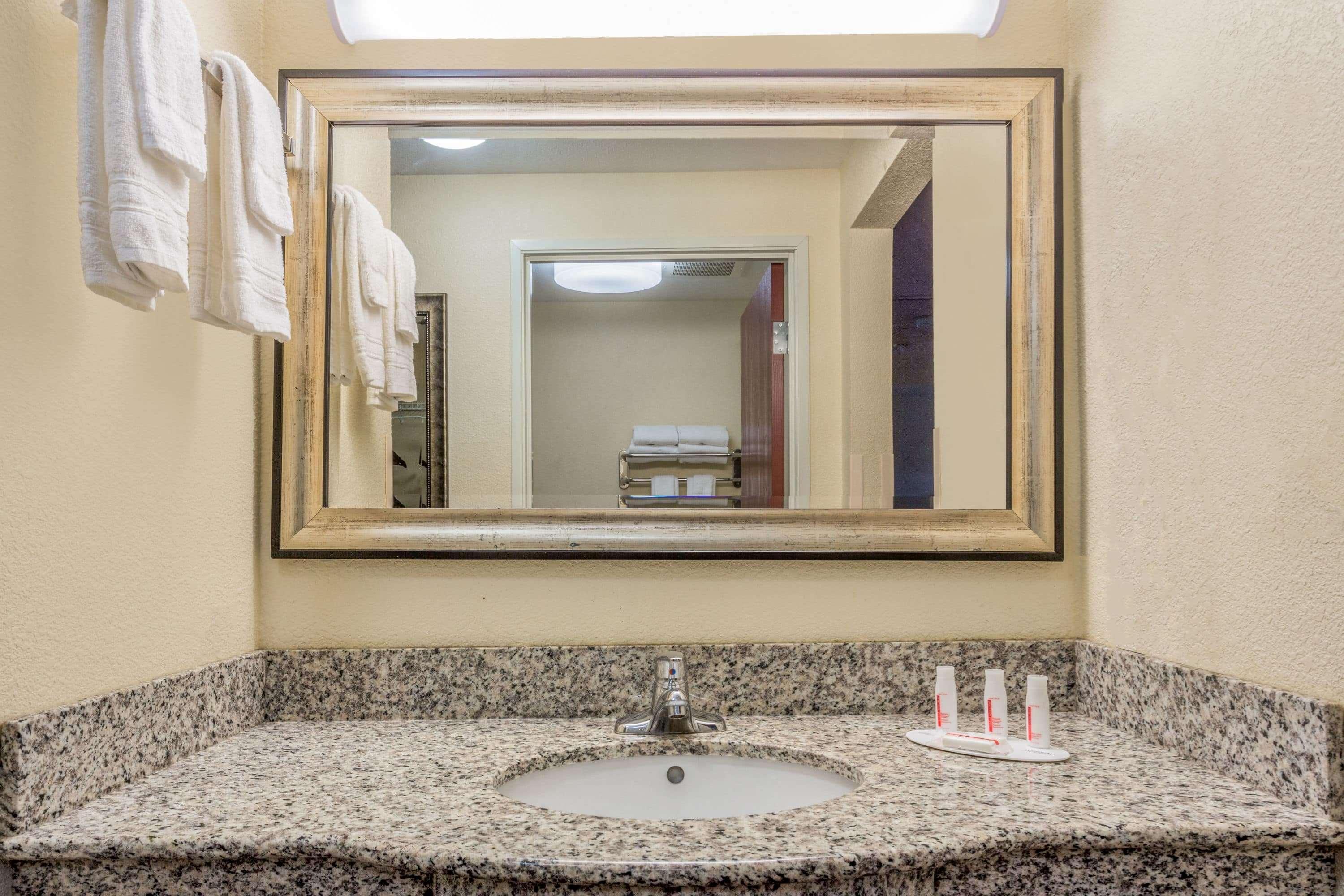 Ramada by Wyndham Panama City Bagian luar foto